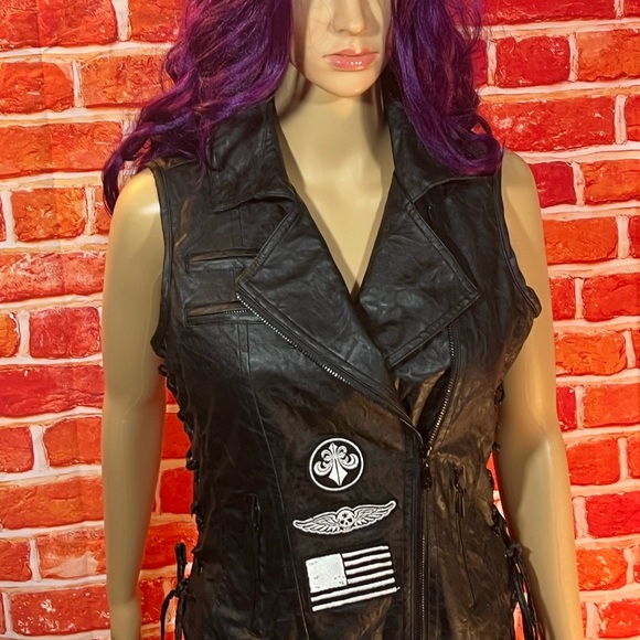 Affliction Women’s black leather vest. - Picture 6 of 15